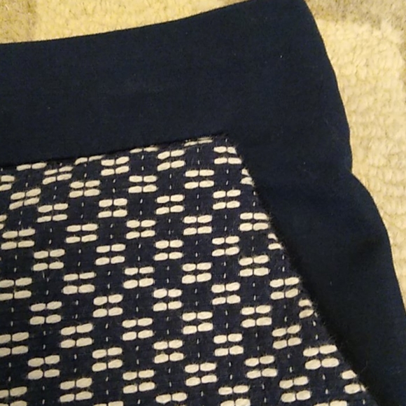 Kenar textured shorts - Picture 2 of 4